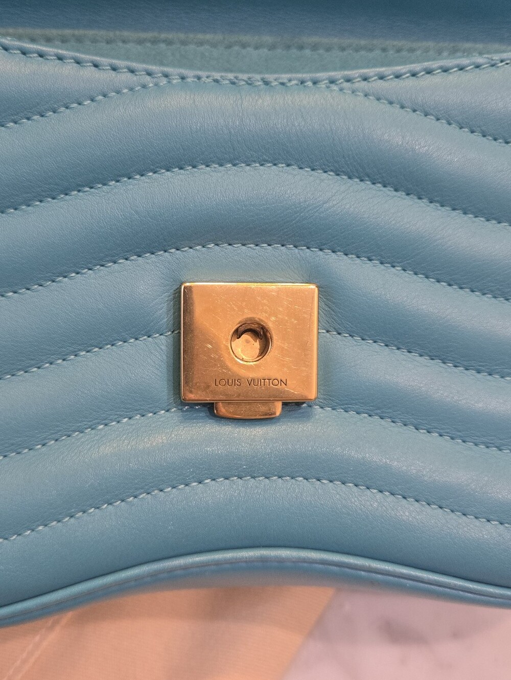 Louis Vuitton New Wave MM - Picture 9 of 11
